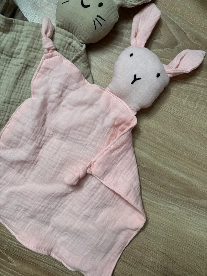Doudou lapin gaze de coton neuf - photo numéro 2