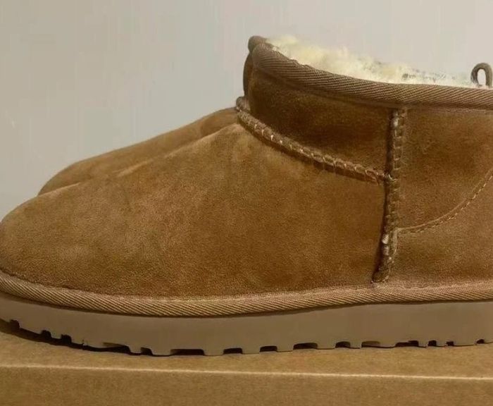 Bottes de neige UGG Mini, pointe 37
Couleur :Chataigne
Point :37
Neuves, dansleur boîte d'origine, jamais portées
Expédition sous 24h. - photo numéro 9