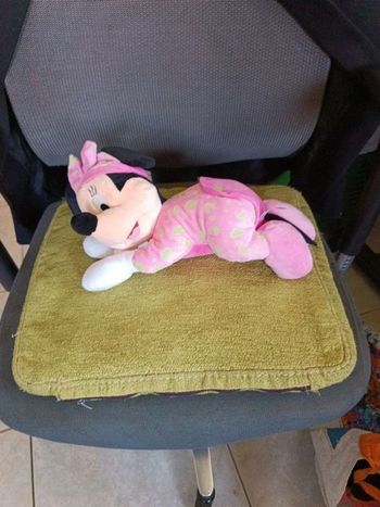 Peluche bébé Minnie Disney
