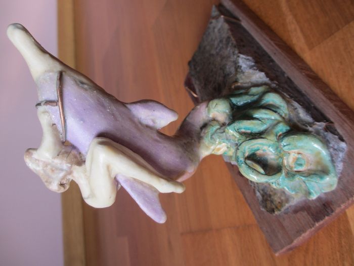 Sculpture artisanale dauphin en argile - photo numéro 2