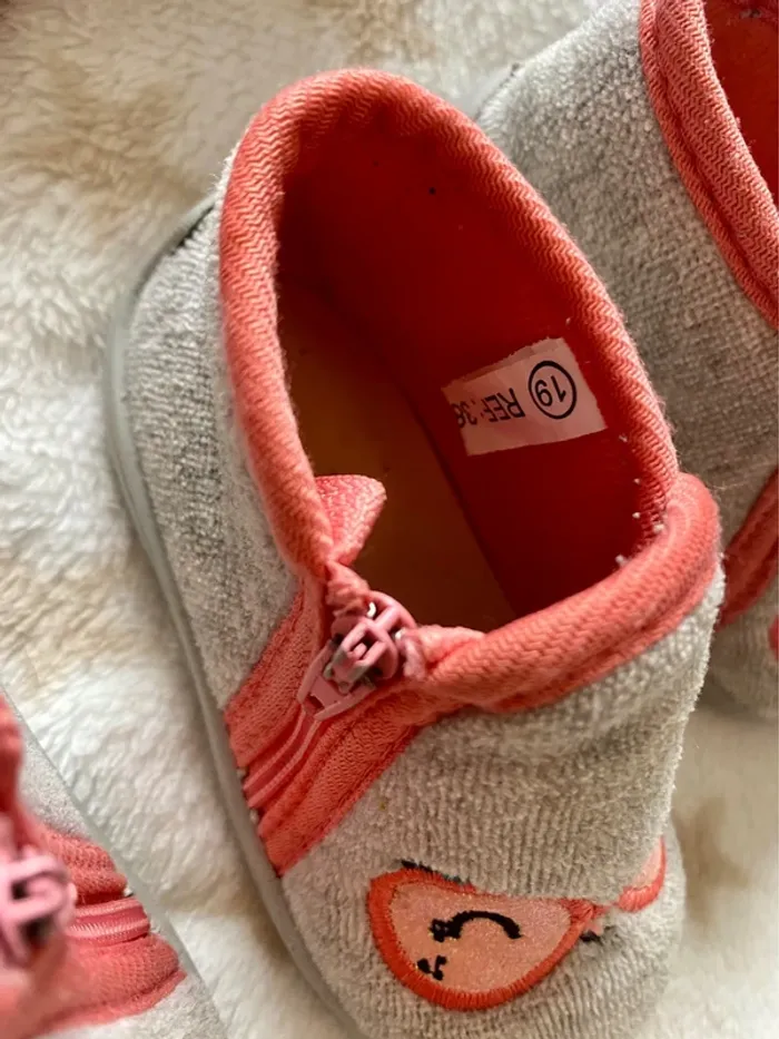 Deux paires chaussons - photo numéro 2