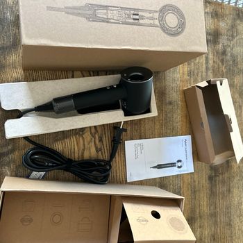 Dyson Sèche cheveux qualité Professionnel  Supersonic HD08