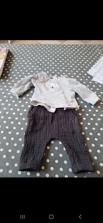 Ensemble pantalon + tee shirt 1 mois