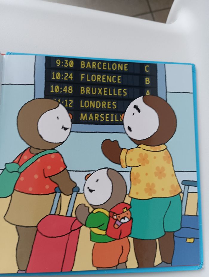 Livre T'choupi prend l'avion histoires a lire et à écouter - photo numéro 5