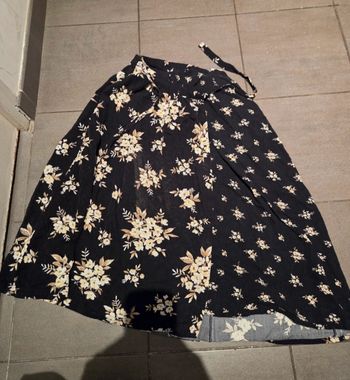 Jupe portefeuille noir a fleur vintage