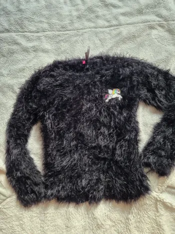 Pull noir avec licorne