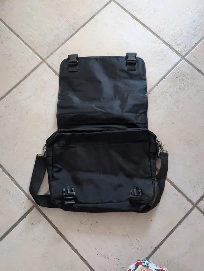 Cartable Sisley - photo numéro 2
