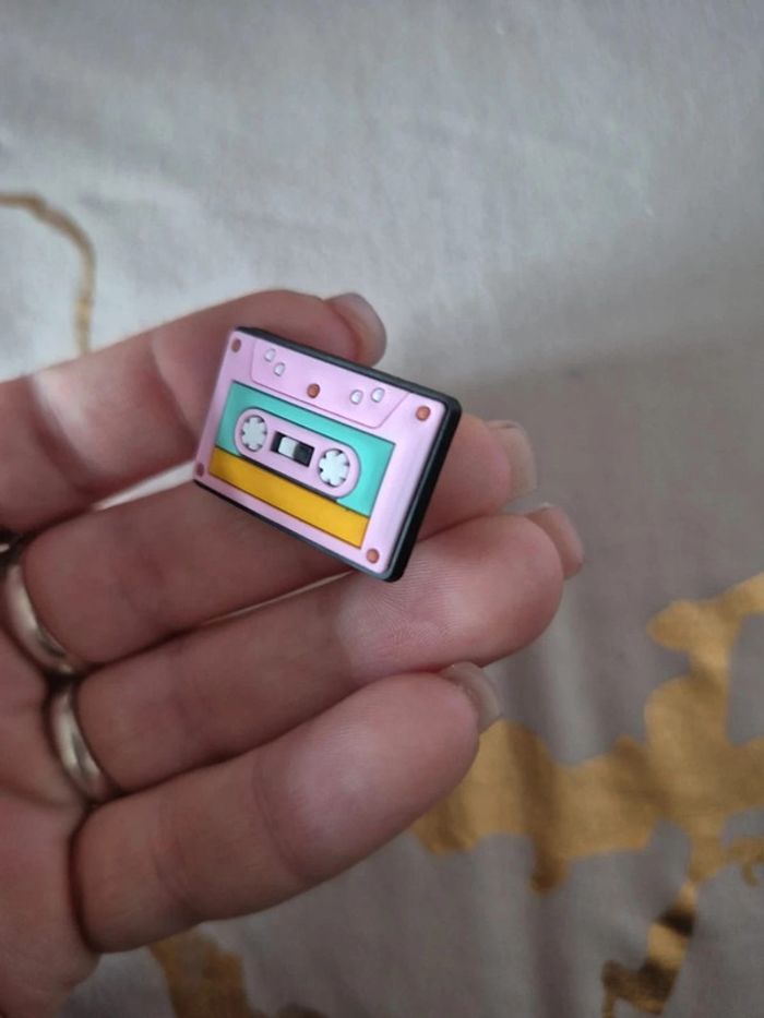 Pins vintage cassette - photo numéro 3