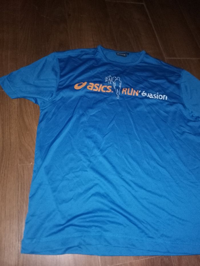 T shirt asics run'évasion L neuf
