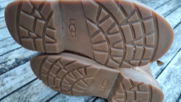 Boots bottes UGG 27.5 beige cuir nubuck sympa original  tb état - photo numéro 5