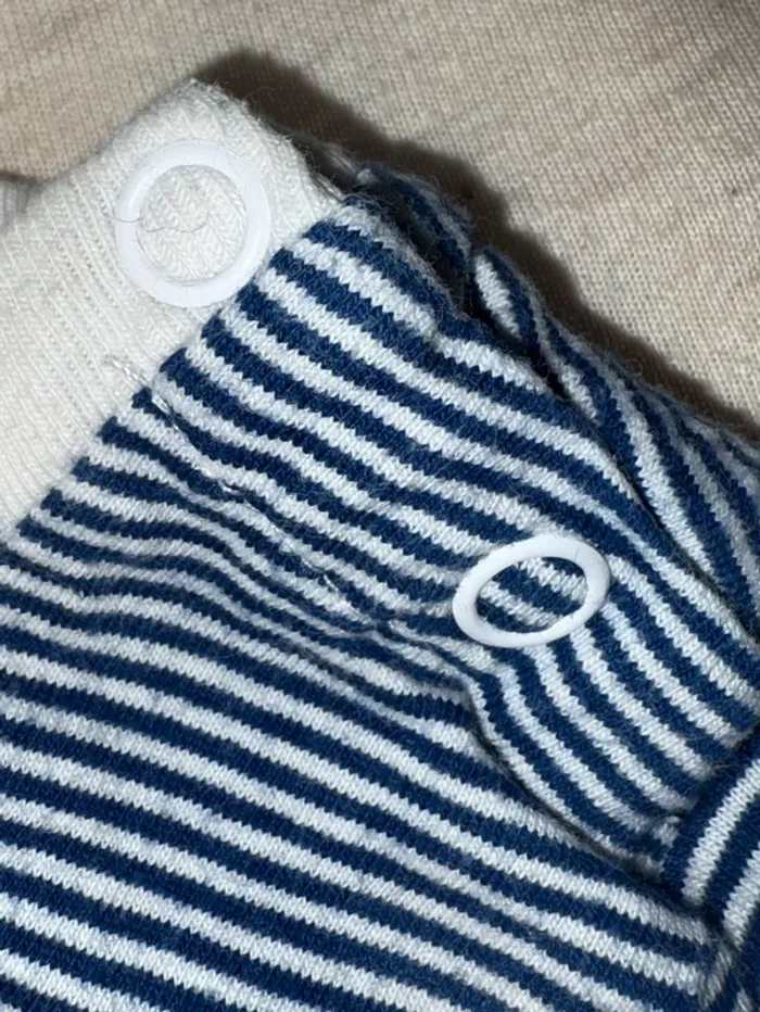 Lot de 4 vêtements en taille 9 mois - photo numéro 5