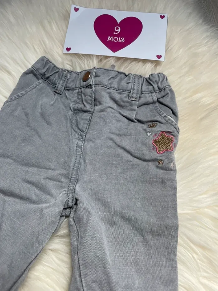 9 mois - Pantalon gris - photo numéro 3