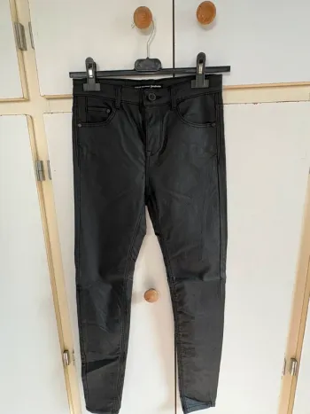 Pantalon skinny effet huilé - Stradivarius