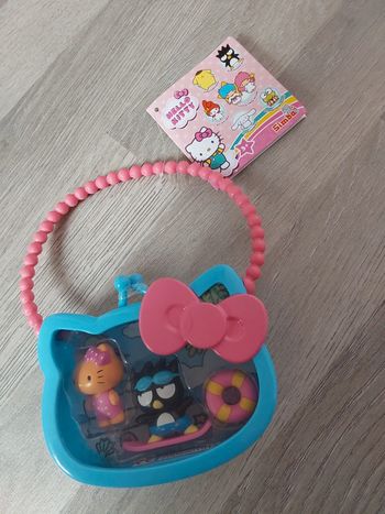 Figurines Hello Kitty 🏖