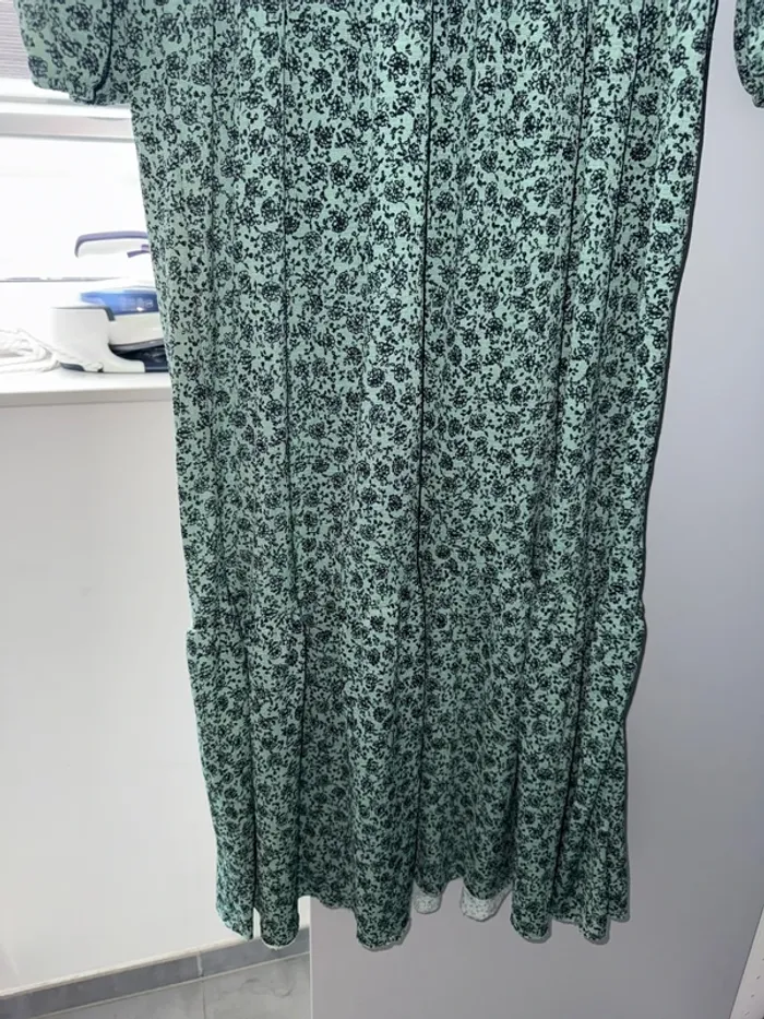 Robe fleurie zara taille L Neuf - photo numéro 2