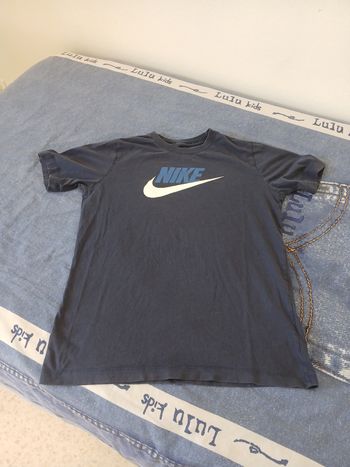 Tee-shirt "Nike" 14 ans.