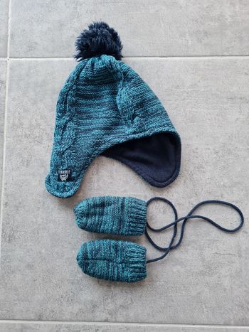 Ensemble bonnet péruvien et gants en maille