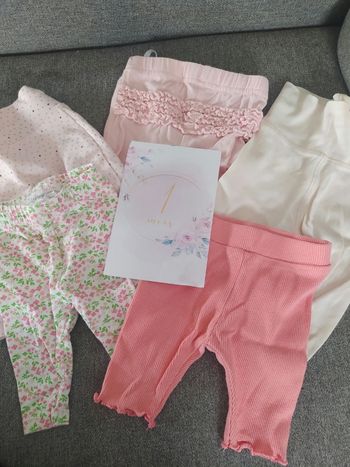 Lot  5 leggings 1 mois