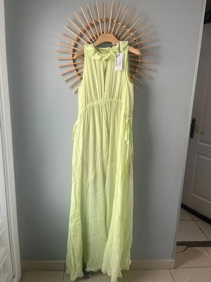 Magnifique robe été Carven modèle Crepon taille 38 neuve avec étiquette