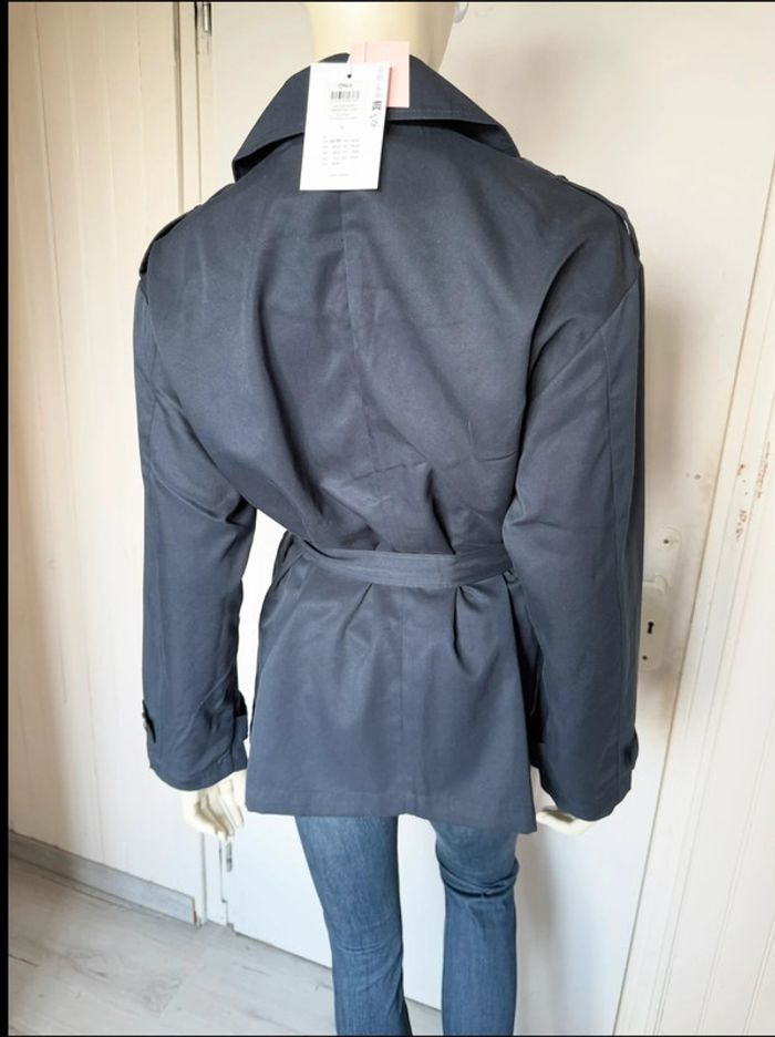 Trench-coat court ONLY – Taille L – bleu marine – Neuf avec étiquette - photo numéro 2