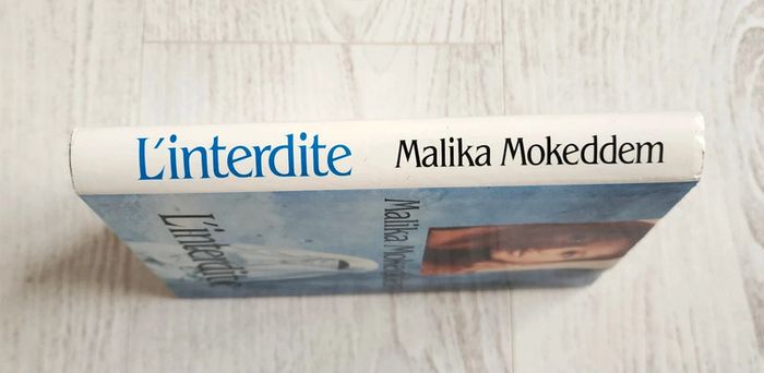 Livre L'interdite - photo numéro 5
