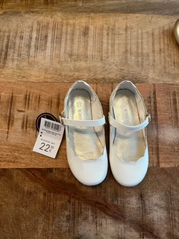Sandales Okaïdi neuves T25