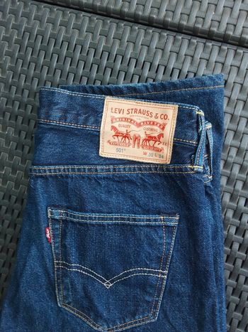 Pantalon jean marque Levi s strauss 501 taille w 30 l 34