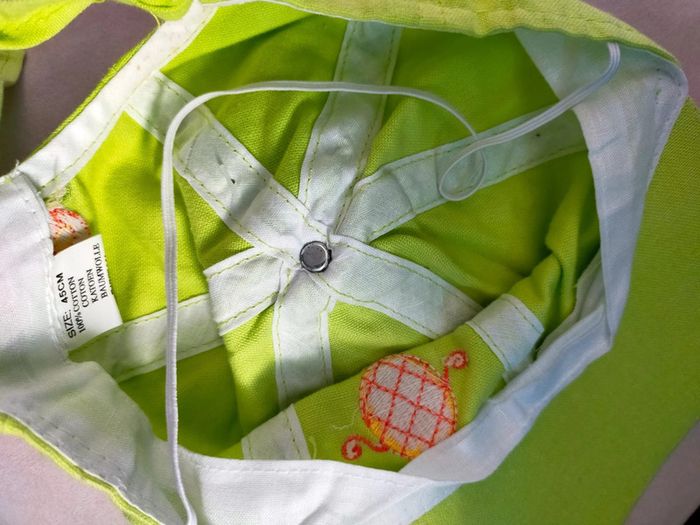 Casquette bébé vert citron – broderies fruits & texte coloré - photo numéro 7