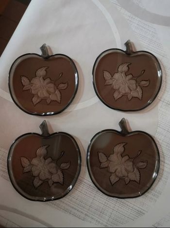 Lot de 4 sous verres motifs fleurs neufs