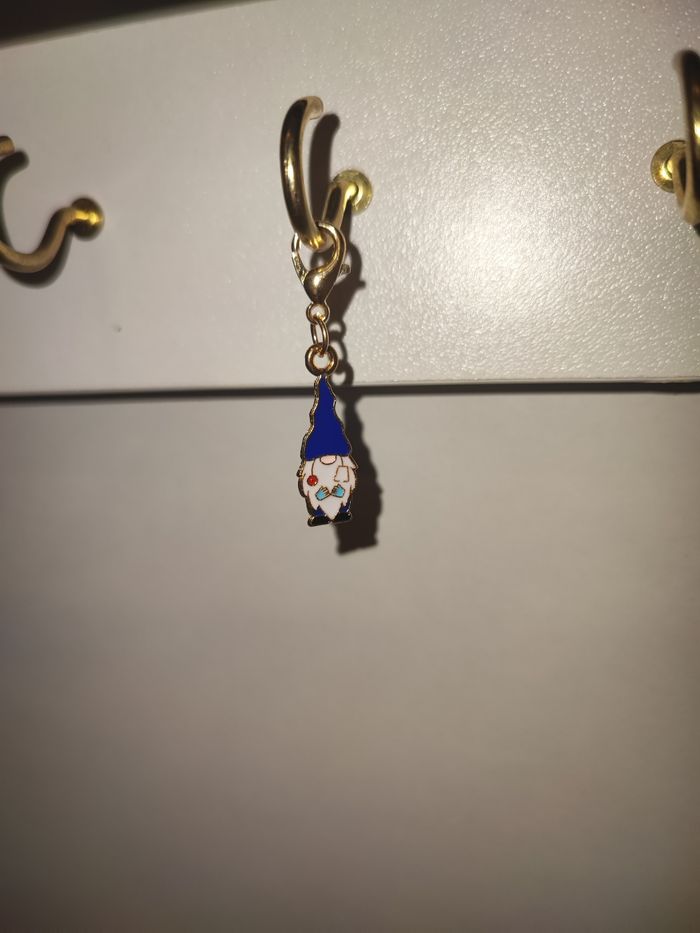 Porte-clé petit lutin bleu – Neuf