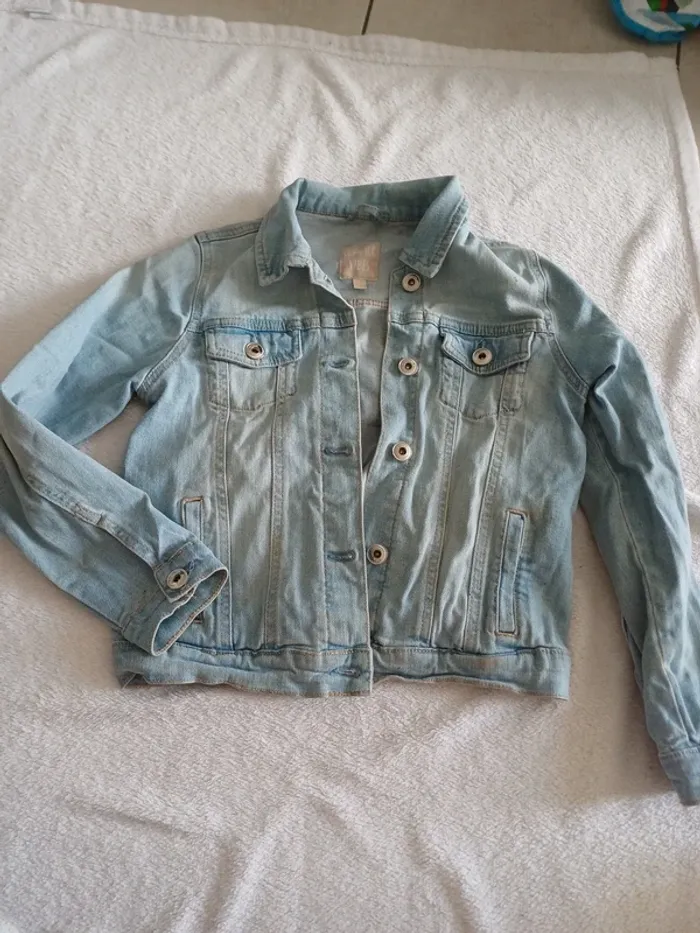 Veste en jean bleu clair 9 ans
