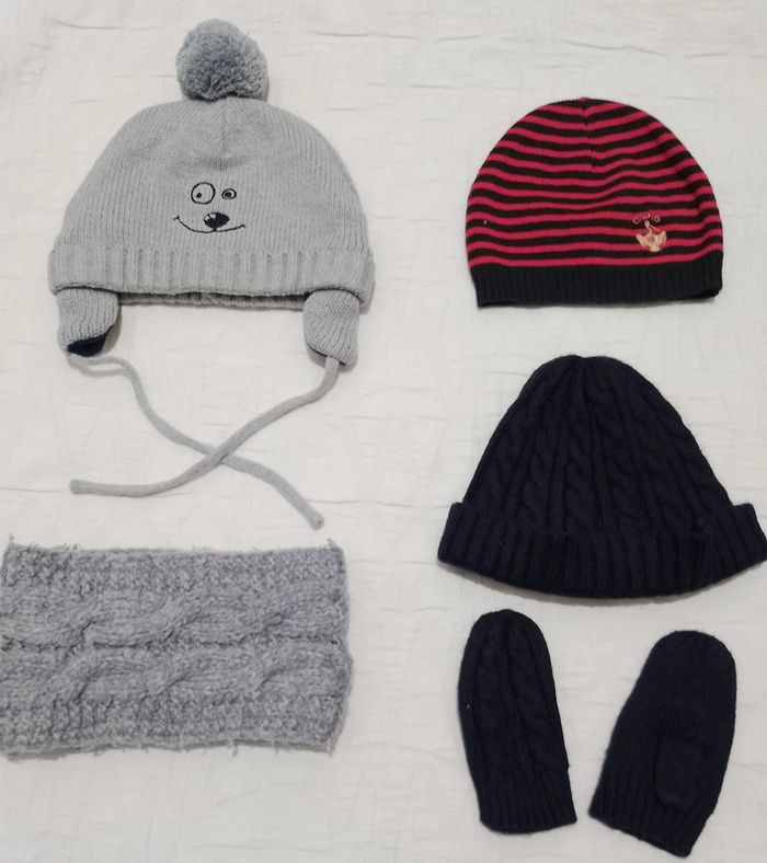 Lot bonnets moufles snood 3 6 mois