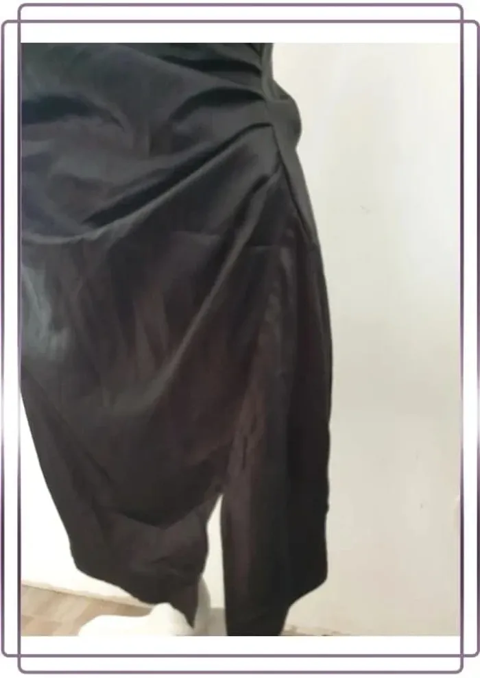 Robe noire shein taille M, très bon état, - photo numéro 2