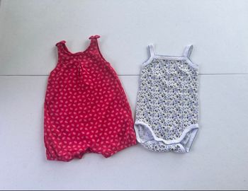Lot de 2 barboteuses bodies Obaibi absorba Très bon état  Taille 6 mois  Motif floral 🌸
