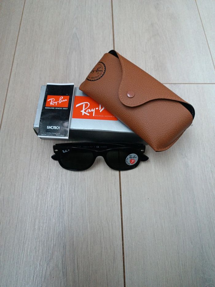 Lunettes soleil Ray-ban neuves avec étui original