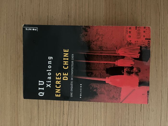 Encres de Chine - Qiu xiaolongLivre de poche pas tout jeune mais qui reste en très bon état. Beaucou