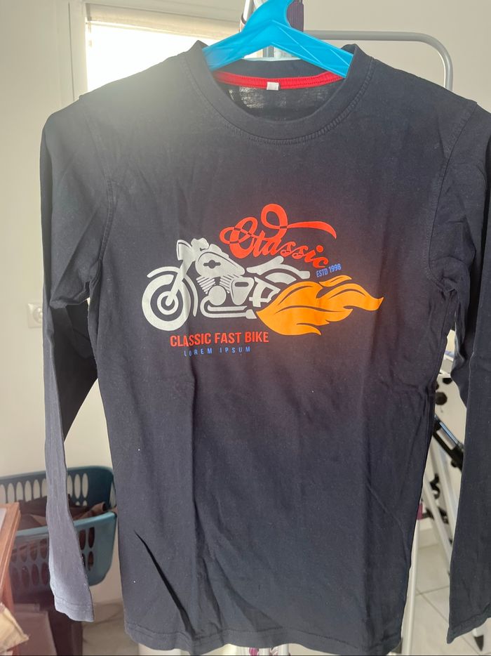 TEE shirt