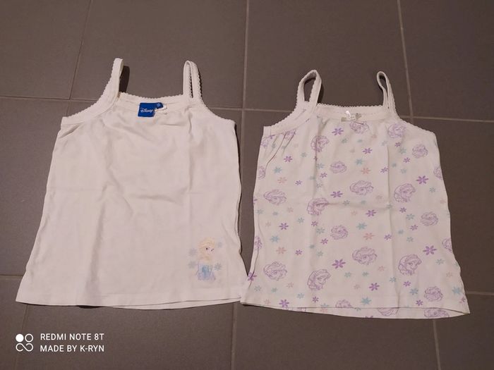 Lot maillots de corps.