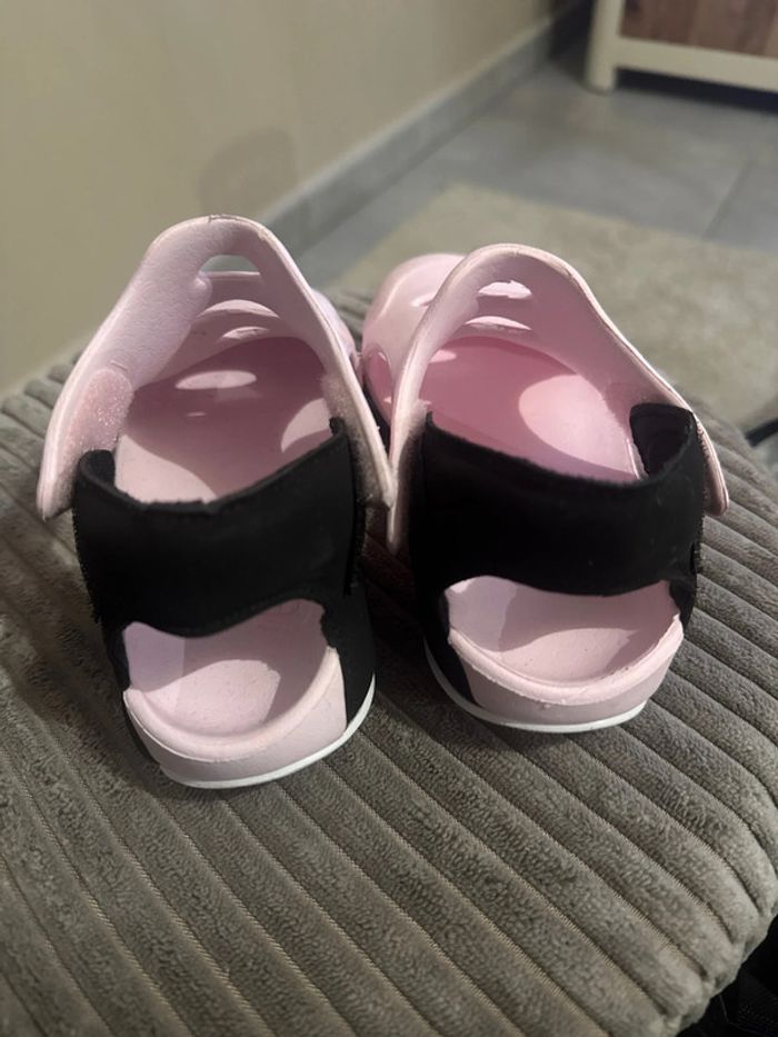 Sandale fille Nike authentique rose pointure 25 - photo numéro 3