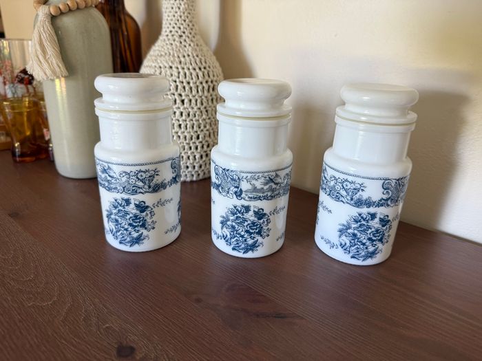 Lit de 3 pots vintage en Opaline - photo numéro 3