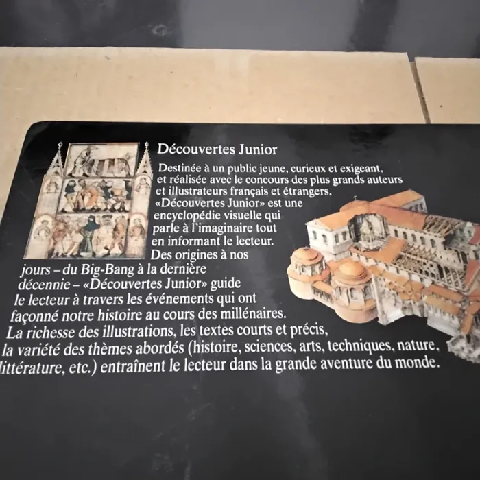 A l’ ombre des châteaux forts Gallimard Larousse - photo numéro 2