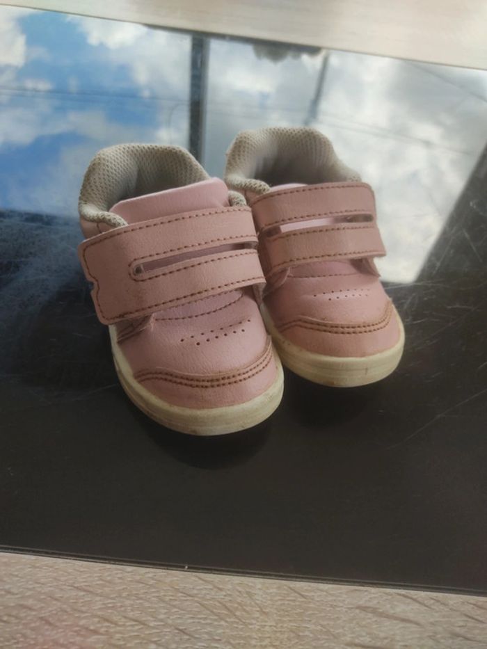 Chaussures bébé pointure 20