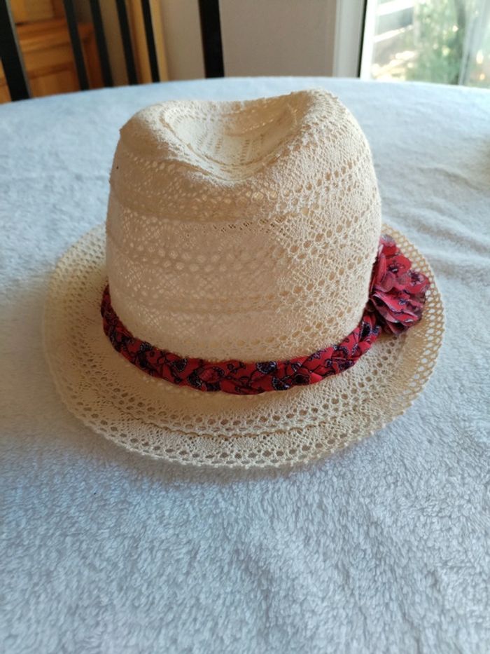 Chapeau avec fleur H&m taille 4-5 ans
