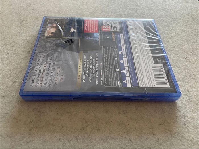 Resident Evil Village Gold Edition Jeu PS4 FR - photo numéro 4