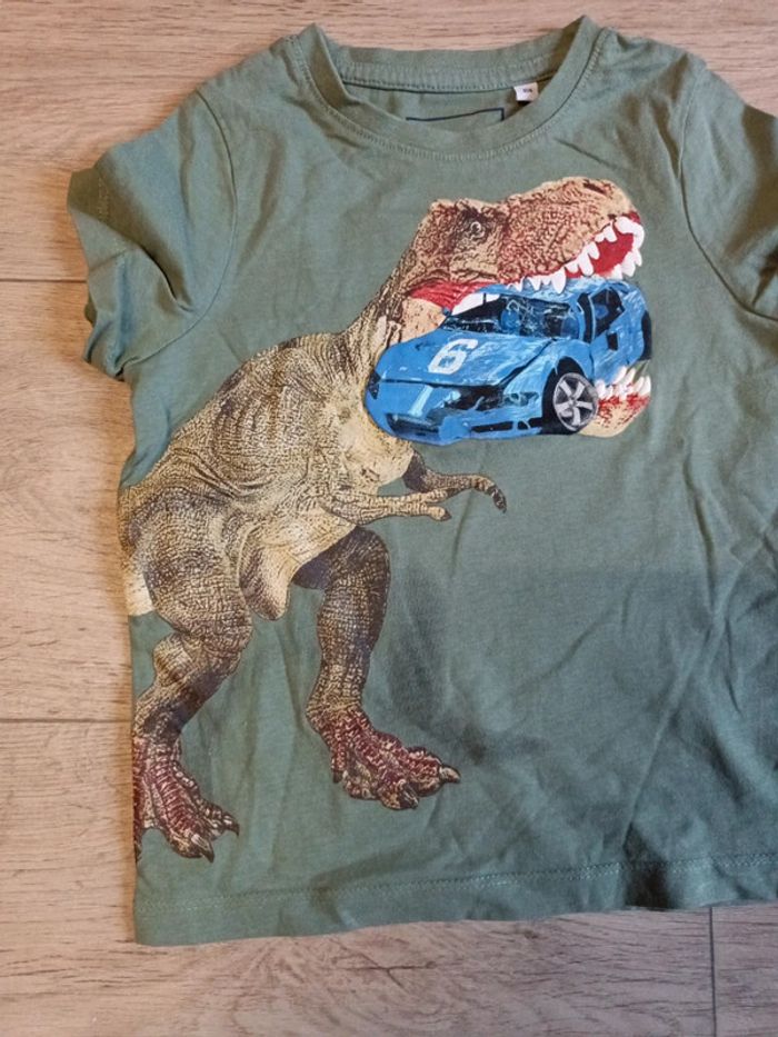 6. T-shirt 🦖 Palomino C&A 104 - photo numéro 3