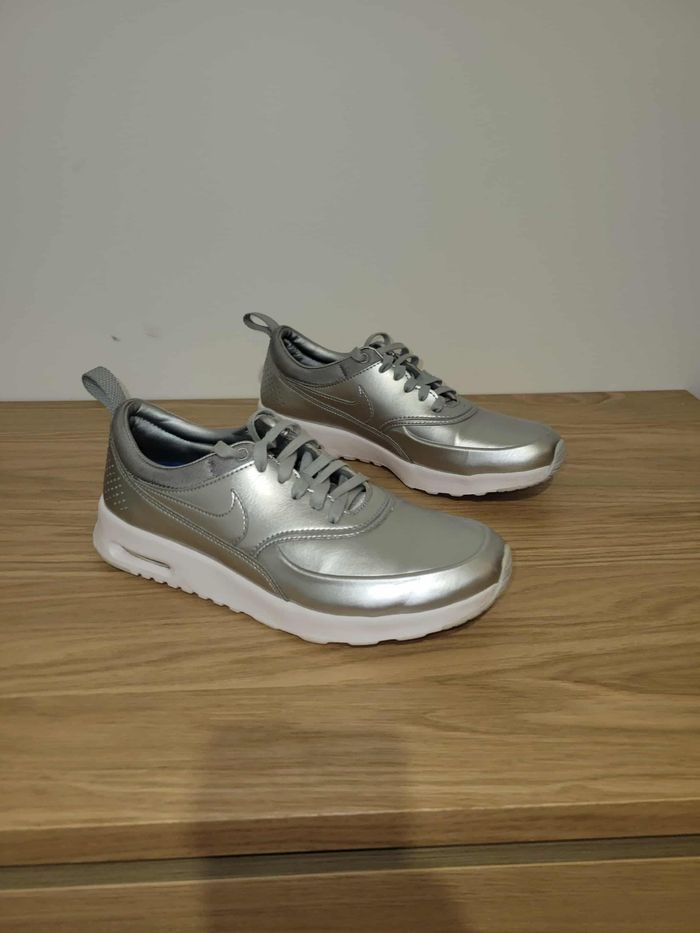 ✨ Nike Air Max argentées – Taille 39 (US 8 / UK 5.5 - photo numéro 2