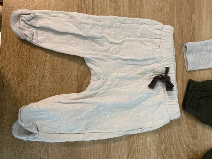 Lot de 3 pantalons taille 6 mois - photo numéro 2