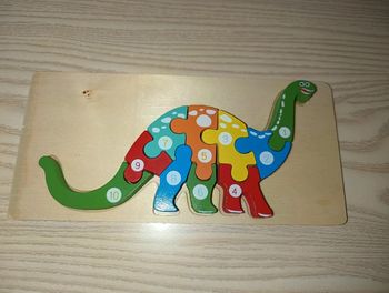 Puzzle dinosaure . Complet