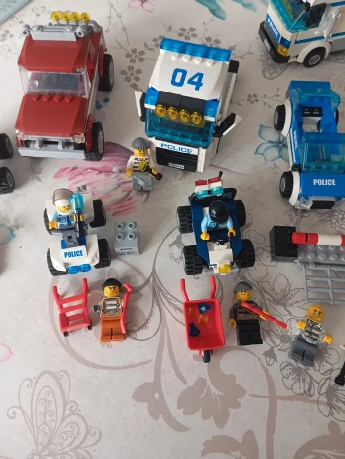 Gros lot Lego police voleurs - photo numéro 4