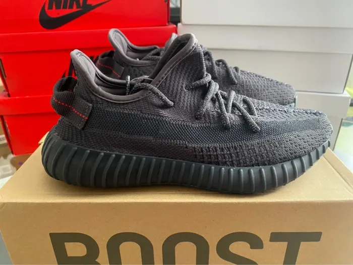 Adidas Yeezy boost 350 v2 black - photo numéro 3